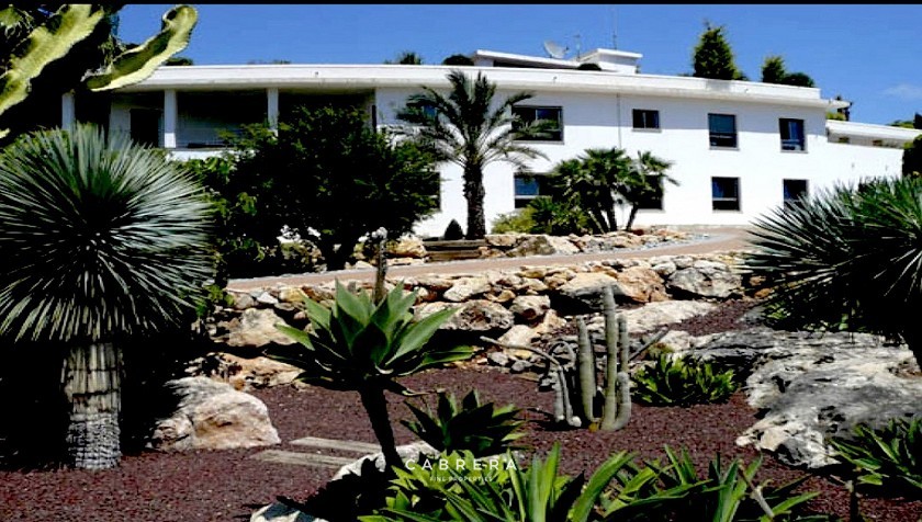 MANSION DE LUJO CON TERRENO GRANDE - Cabrera Fine Properties - Costa Blanca 